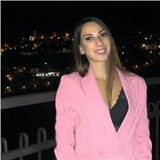 Dottoressa in Scienze della comunicazione per i media e le istituzioni con Master e specializzazione in Economia